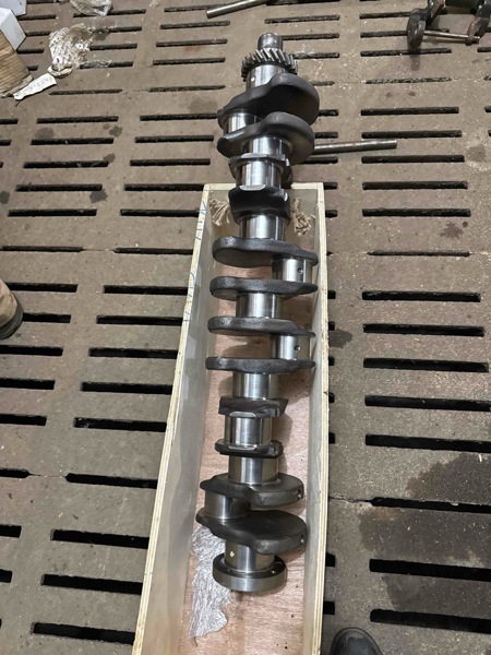 Deere 4000, 4020, 4040, 4440, 4050, 4250, 4450, 4055, 4255, 4230, 4320, 4430, 4520, 4555, 4755, 4955, 4560, 4760, 4960, 4620, 4630, 4640, 4840, 4650, 4850, 5200, 5400, 5440, 5460, 5720, 5820, 5730, 5830, 60 466 Crankshaft