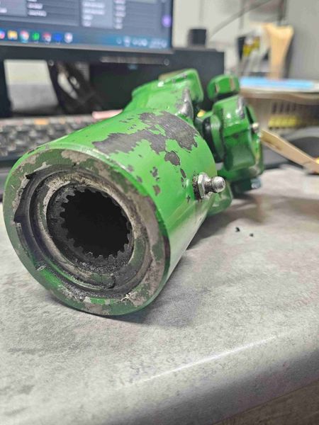 Deere 956 Universal Joint Yoke Assy.
