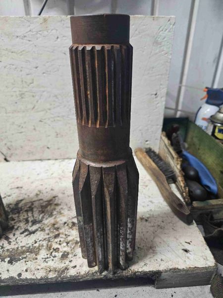 Deere 8640 Pinion Shaft
