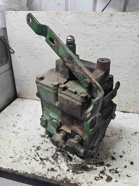Deere 4020 Selective Control Valve