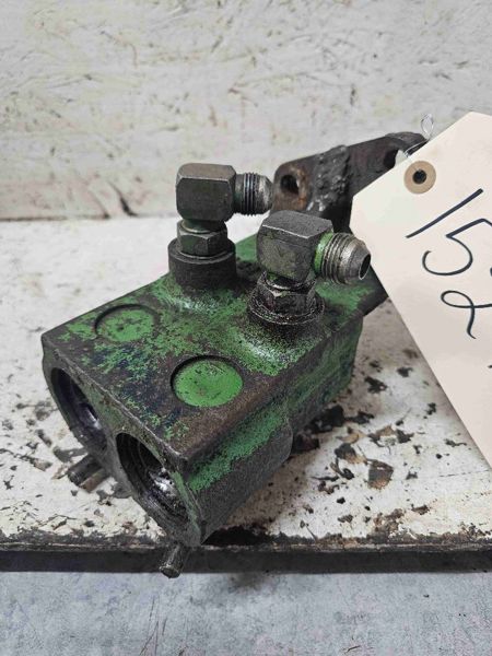 Deere 4020 Breakaway Coupler