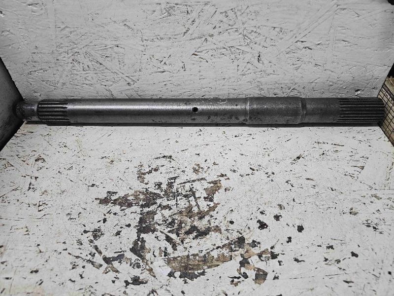 Deere 8850 Clutch Shaft