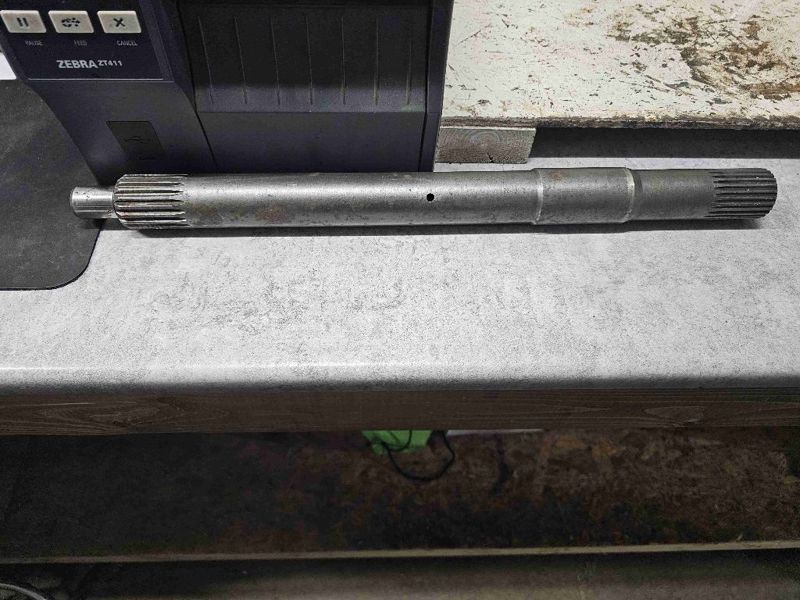 Deere 8630, 8430, 8440, 8640, 8450, 8650 Clutch Shaft