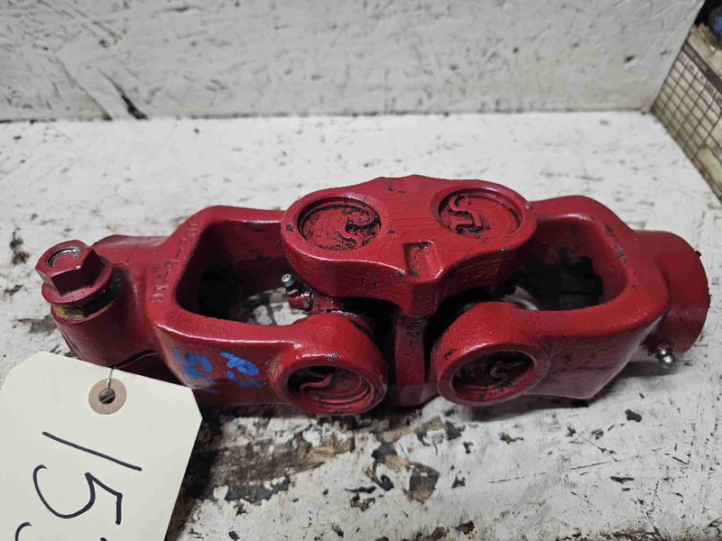 Case/case I.H. RS561 Double U-joint-yoke Assy
