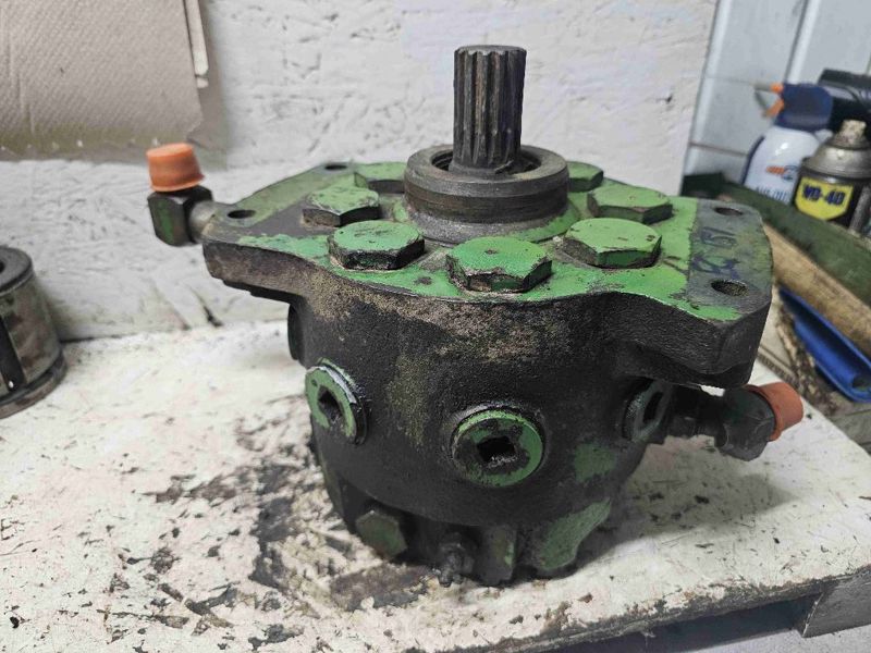 Deere 3010 Hydraulic Pump Assy.