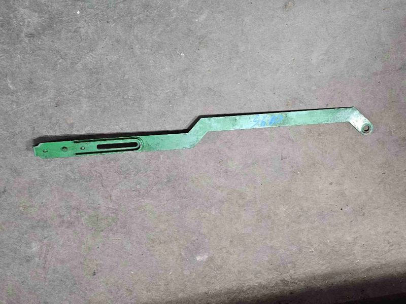 Deere S680 Latching Mechanism Linkage