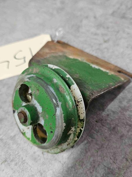 Deere 8820 Pulley Assy.