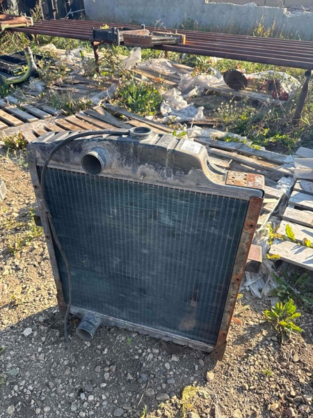 Case/case I.H. 4490 Radiator