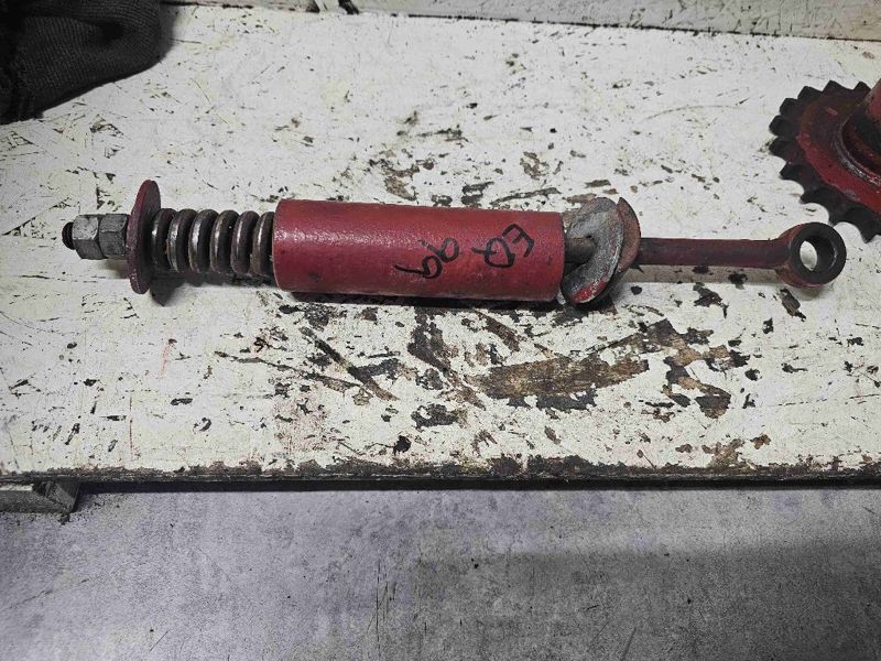 Case/case I.H. 1682 Spring & Bolt Assy.