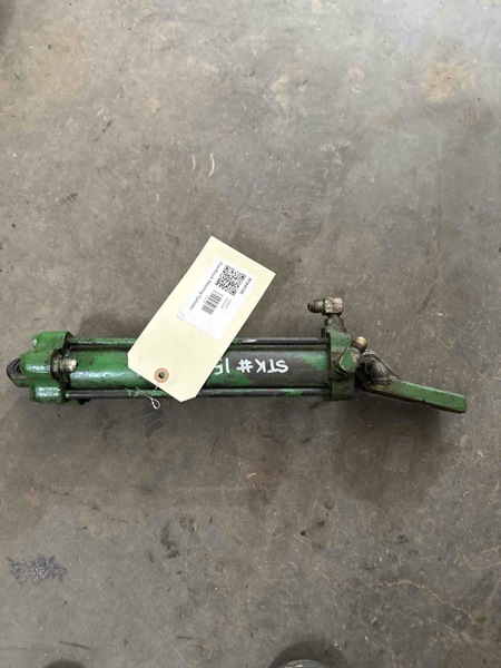 Deere 8430, 8630, 8440, 8640, 8450, 8650, 8850 Feedback Steering Cylinder