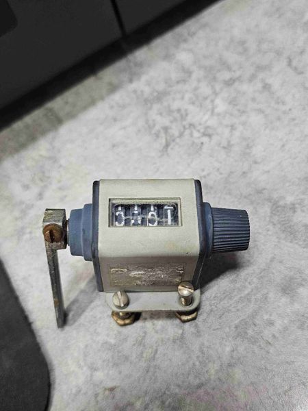Hesston 565A Bale Counter