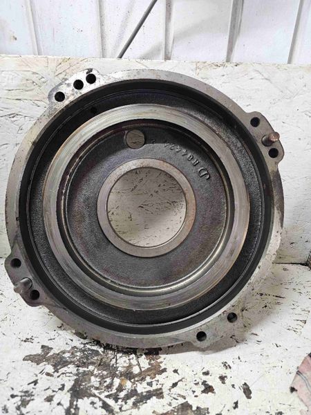 Deere 9120, 9220, 8560, 8760, 8960, 8570, 8770, 8870, 8970, 9100, 9200, 9300, 9400 Brake Piston Housing