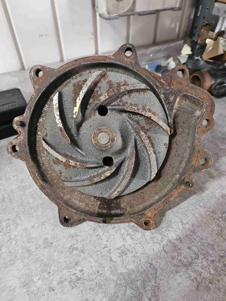 I.H./FARMALL DT436 Water Pump