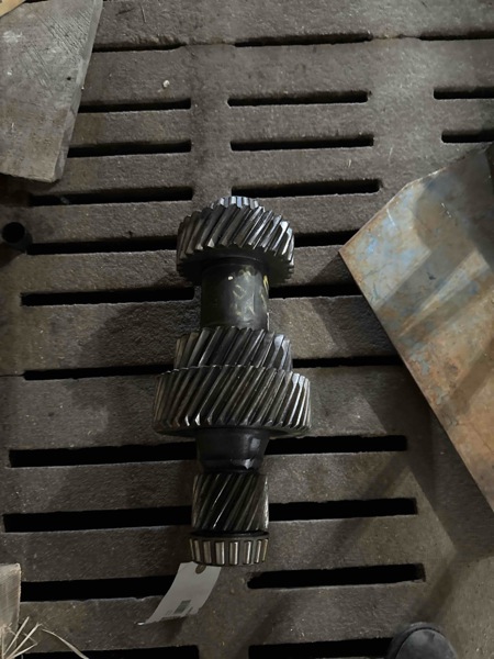 Deere 4555, 4755, 4955, 4560, 4760, 4960, 4640, 4840, 4650, 4850, 8430, 8440, 8640, 8450, 8650, 8630, 8850 Countershaft Assy.