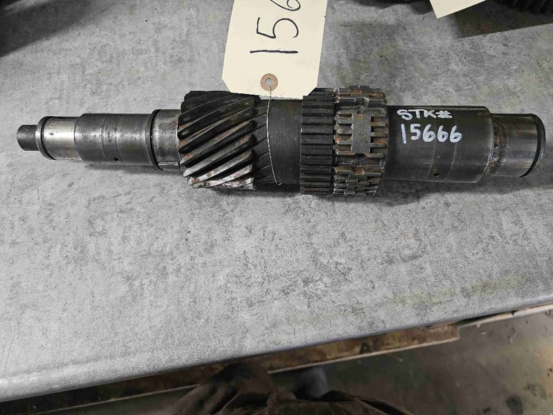 Deere 4755, 4555, 4955, 4560, 4760, 4960, 4840, 4640, 4650, 4850, 8430, 8630, 8440, 8640, 8450, 8650, 8850 Drive Gear, Collar & Shaft