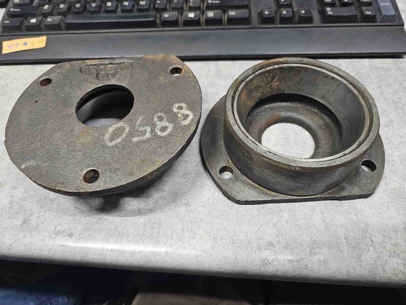 Deere 8850 Bearing Housing