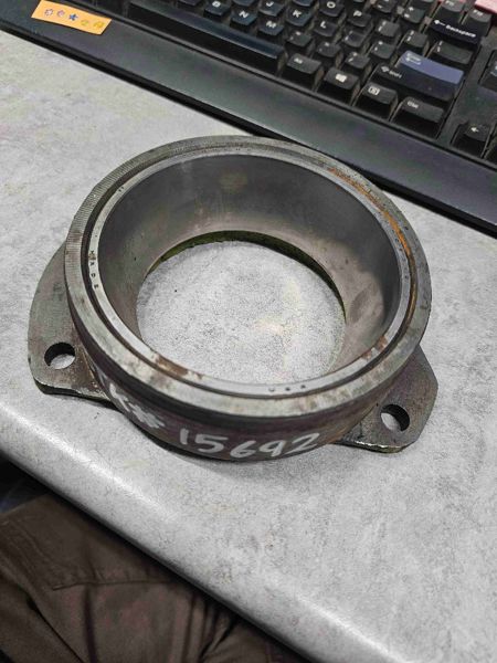 Deere 8850 Bearing Housing