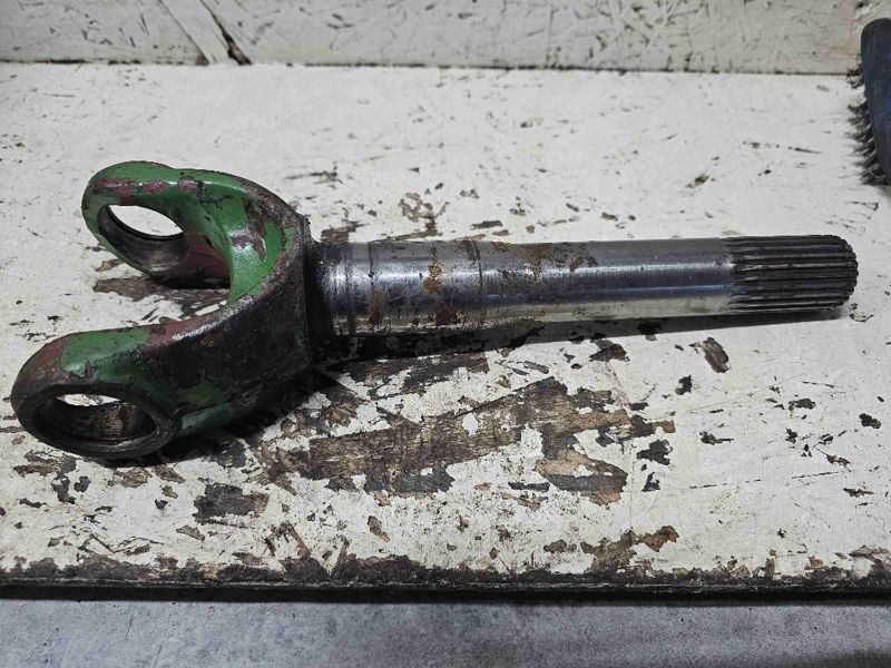 Deere 3140, 2140, 2940, 3040 Shaft