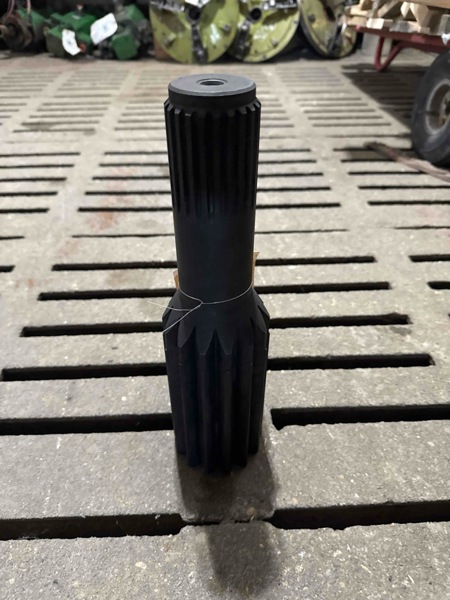 Deere 8970, 8870 Pinion Shaft