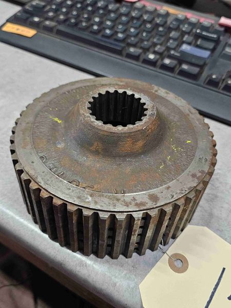 Deere 8450 Clutch Hub