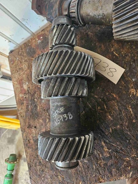 Deere 8450 Countershaft Assy.