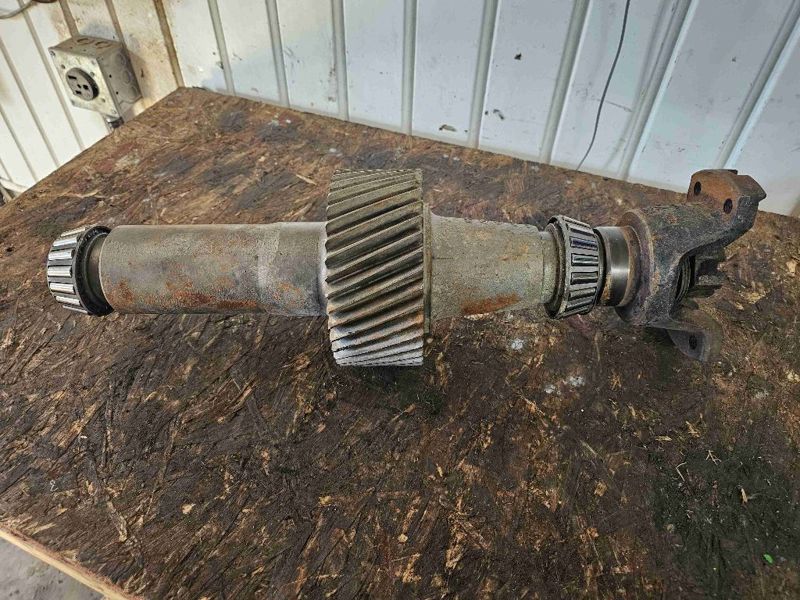 Deere 8650 Upper Input Shaft
