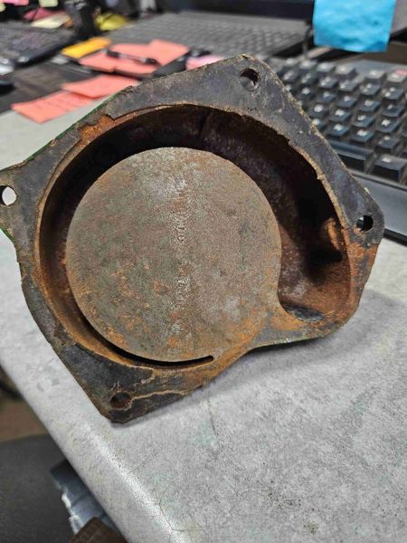 Deere 8570 Water Pump Cover