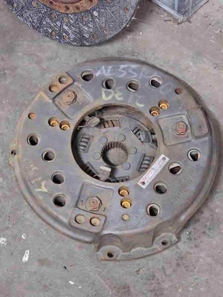 Deere 2035, 2040, 2130, 2135, 2140, 2250, 2650, 2750, 2840, 2850, 2940, 2950, 3030, 3040, 3120, 3130, 3135, 3140, 3150, 3340, 3350, 840 Pressure Plate, 12", 1-3/4" 27 Spline 2950,3140