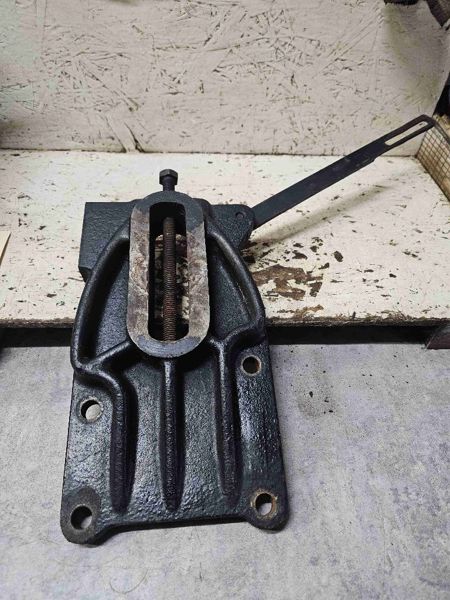 Allis Chalmers 8550 Fan Pulley Bracket