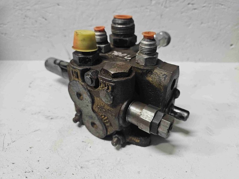 Allis Chalmers 7000 Remote Valve Assy