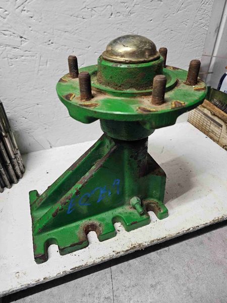 Deere 566 Spindle Assy.
