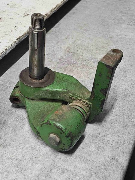 Deere 7020, 7520 Shift Arm Assy.