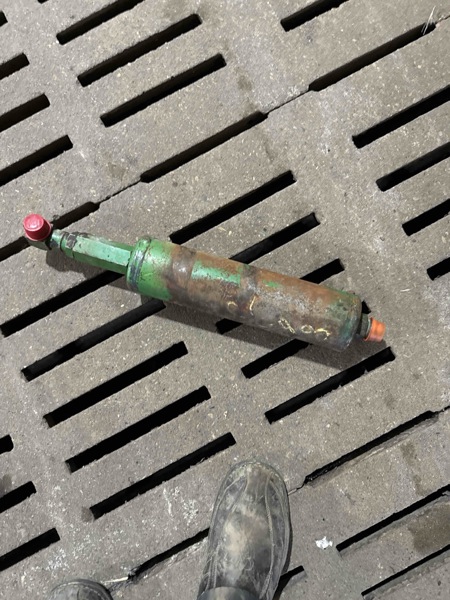 Deere 8630, 8440, 8640 Attenuator