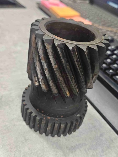 Deere 8430, 8630, 8440, 8640, 8450, 8650, 8850, 4650, 4850, 4640, 4840, 4560, 4760, 4960, 4555, 4755, 4955 Drive Gear