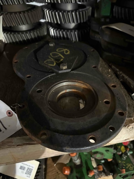 Ford/Nholland 8670 Pump Drive Cover