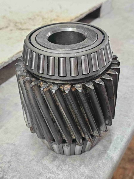 Deere 8850 Gear