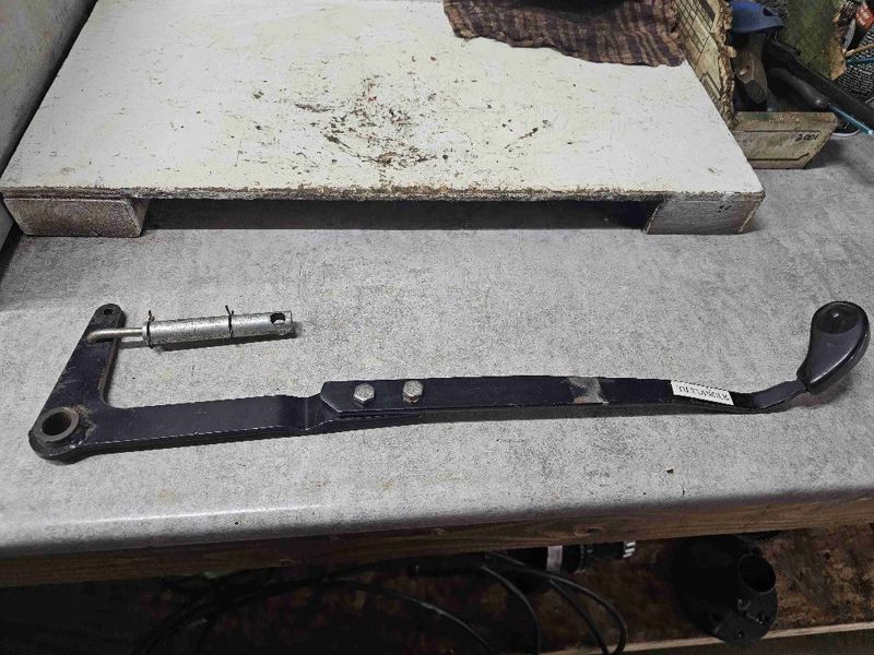 Deere 8560, 8760, 8960, 8570, 8770, 8970 Scv Lever Assy. Quad.