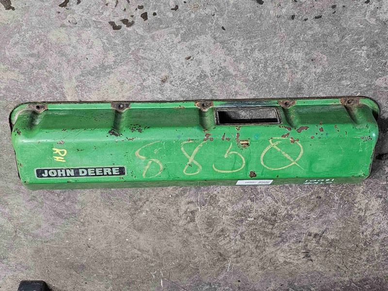 Deere 8850 Rocker Arm Cover, RH