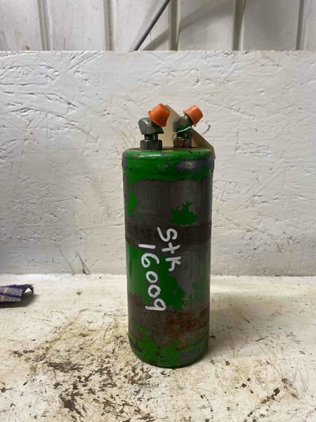 Deere 4030, 4040, 4240, 4440, 4050, 4250, 4450, 4230, 4430, 4555, 4755, 4955, 4560, 4760, 4960, 4630, 4640, 4840, 4650, 4850, 6500 Sprayer, 7720, 7820, 7920, 7815, 8100, 8200, 8300, 8400, 8100T, 8200T, 8300 Attenuator