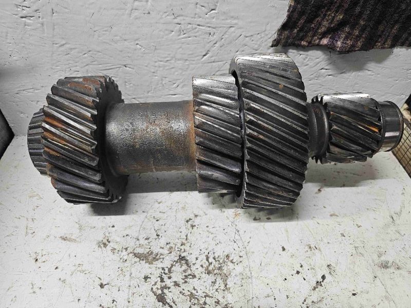 Deere 8450, 8440, 8640 Countershaft