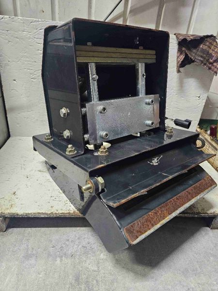 Ford/Nholland CR960, CR9040, CR9060, C9070, C9080, C920, CR940, CR970, CX8070, CX8080, CX8090, CX840, CX860, CX880 Grain Flow Sensor