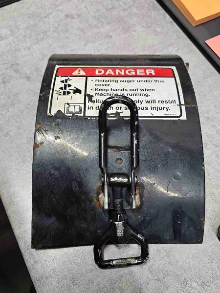 Ford/Nholland CR9040, CR9060, CR9070, CR9080, BR920, CR940, CR960, CR970 Cover W/ Latch