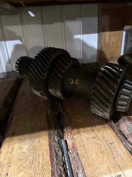 Deere 8850 Countershaft Assy.