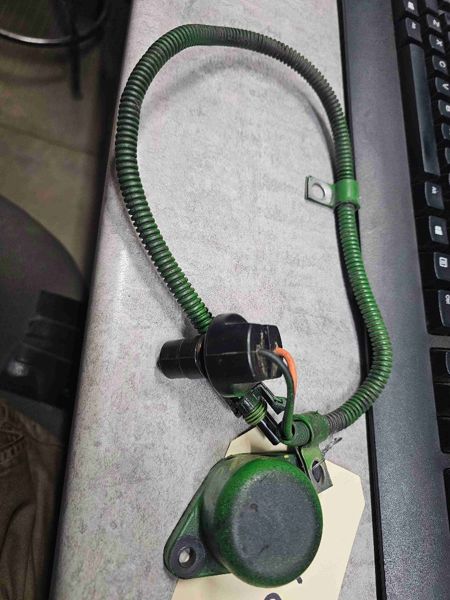 Deere 8770, 8870 Magnetic Pickup Sensor