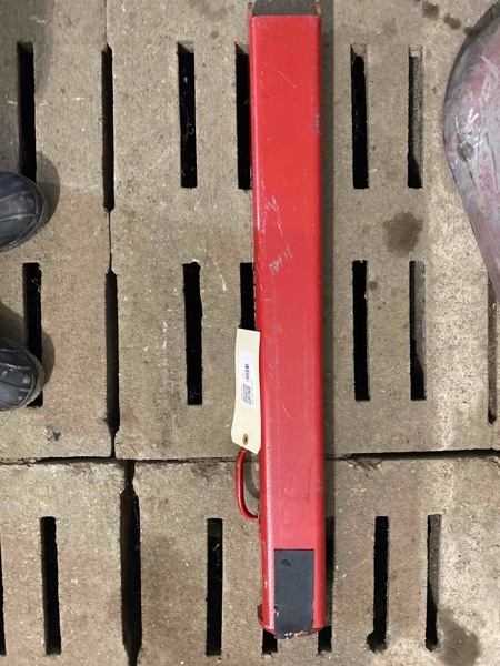 New Holland CR9040, CR9070, CR9080, CR940, CR980, CX8070, CX8080, CX840, CX9060, CR9090, CR960, CX8090, CX860, CR9065, CR920, CR970, CX880 Cylinder Shield