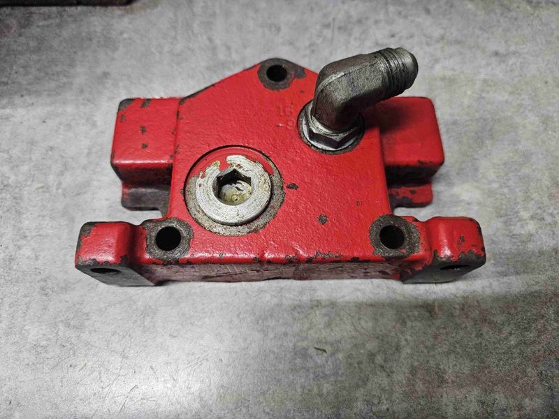 Ford/Nholland 1156V, 836V, 846V, 856V, 876V, 936V, 946V, 956V, 976V Spool Valve Cover