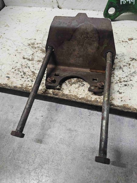 Deere 7200, 7400, 7210, 7410, 7510, 7600, 7700, 7800, 7610, 7710, 7810 Scv Coupler Bracket