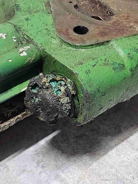 Deere 6110, 6110L, 6510L, 6220L, 6500, 6400L, 6410S, 6210, 6210L, 6120, 6200, 6200L, 6500L, 6510S, 6320L, 6410, 6310L, 6220, 6300L, 6310S, 6320, 6420L, 6520L, 6410L, 6120L, 6400, 720, 725, 7200, 7400, 7600, Selective Control Valve