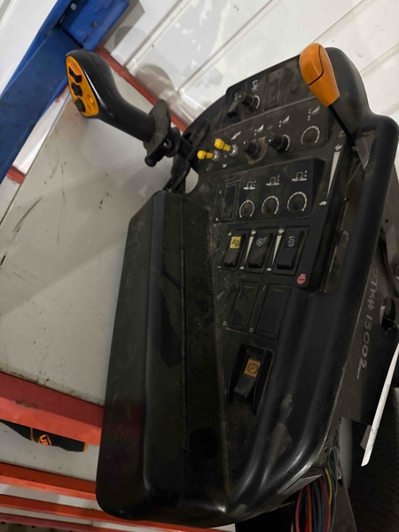 Case/case I.H. 2188 Right Hand Console