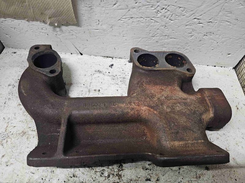 Deere 8570 Exhaust Manifold